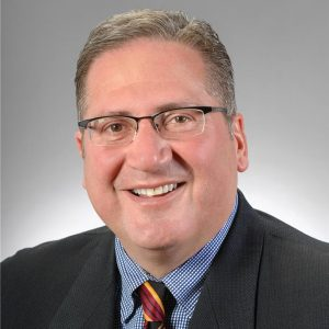 Michael J. Perry, vicepresidente de CBIZ Inc.