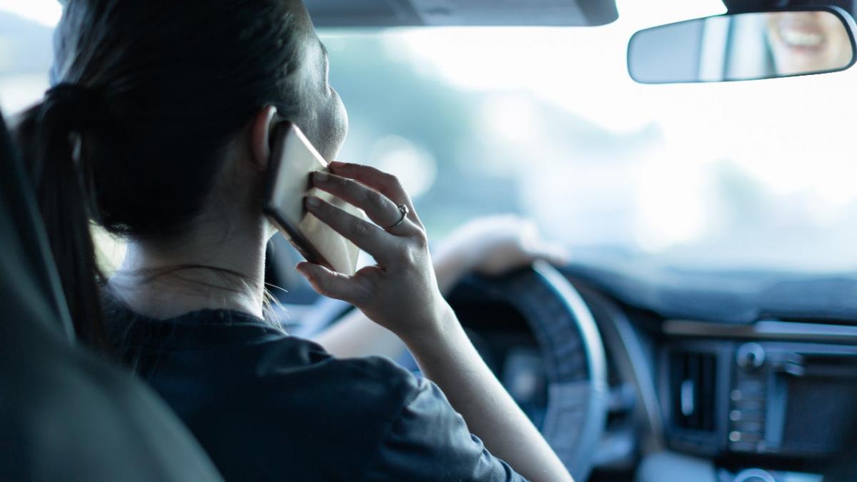 Reducir la conducción distraída de los adolescentes en medio de COVID - Seguro de carro